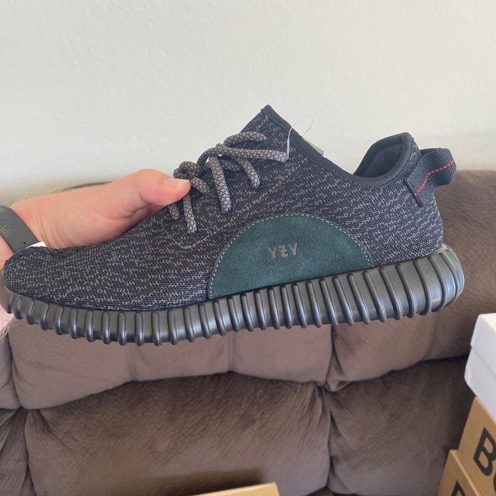 Yeezy 350 V1 - Black Pirate Size 10